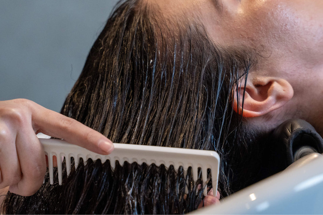 Quiet Luxury at Home: 10-Minute Weekly Head Spa Reset Between Visits